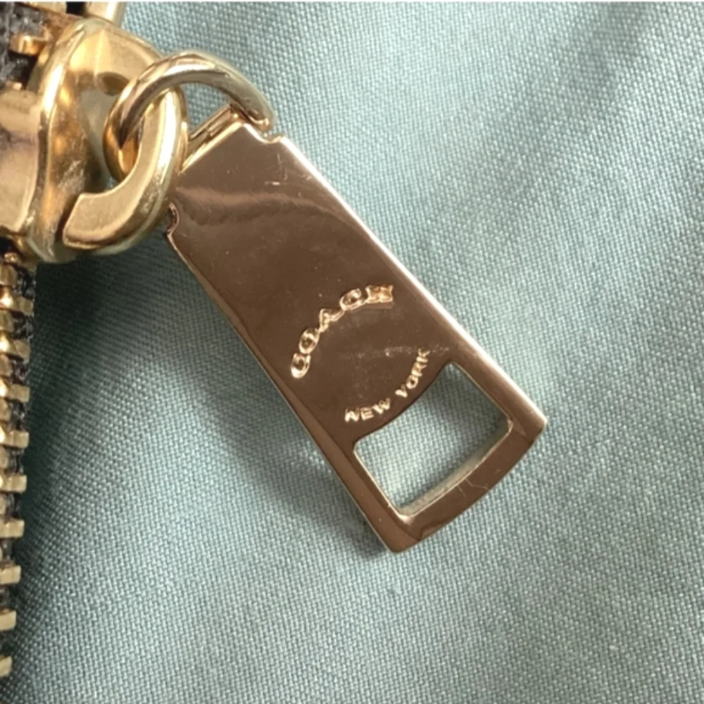 COACH Carriage Saffiano Zip Crossbody Bag EUC - Picture 6 of 13